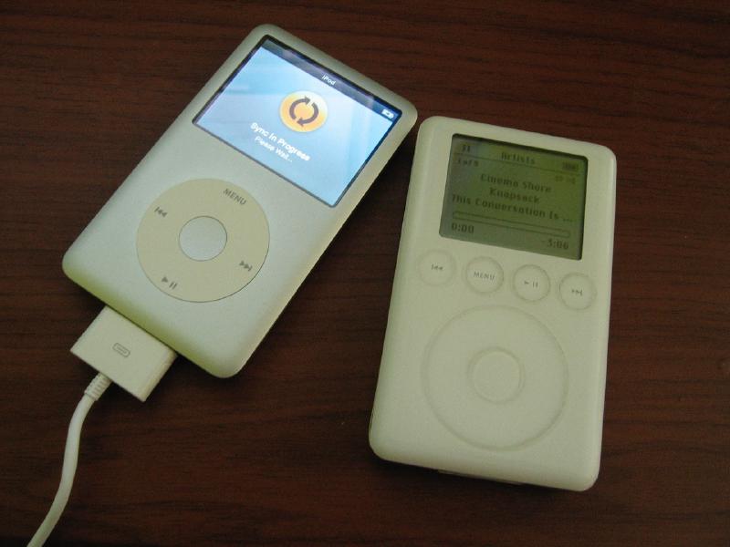 iPod classic syncing next to a 40GB iPod