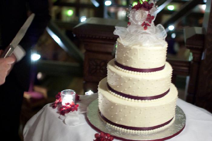 Cutting the vegan cake